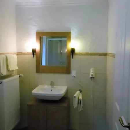 Zur Post מלון 3*